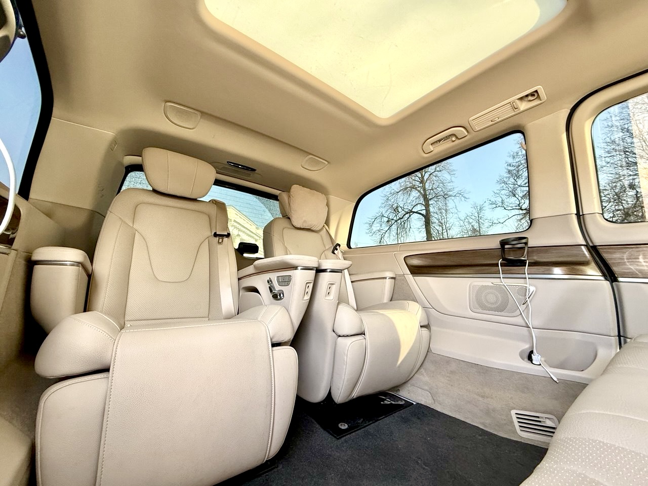 Mercedes V-Class (Long) photo