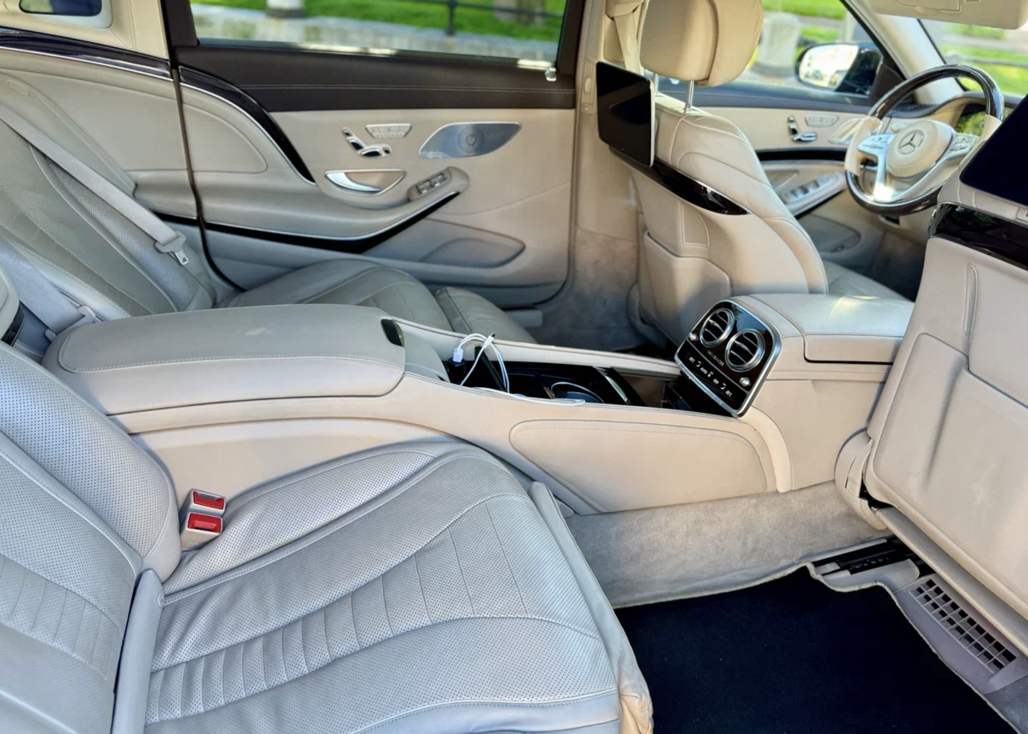 Mercedes-Maybach (W222) photo