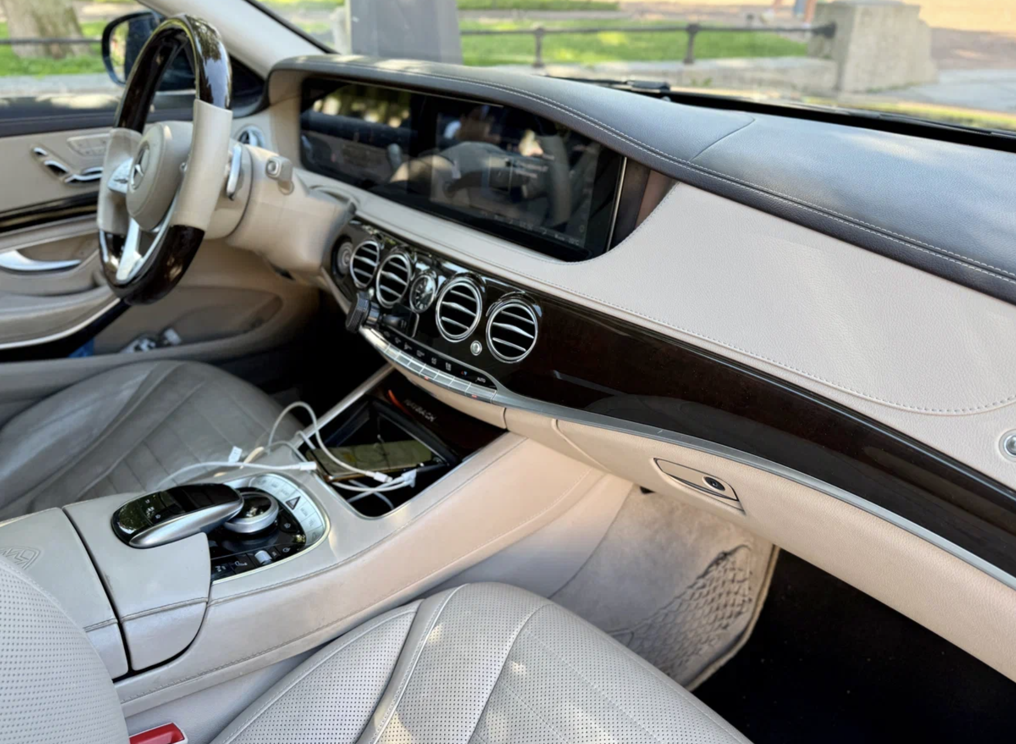 Mercedes-Maybach (W222) photo