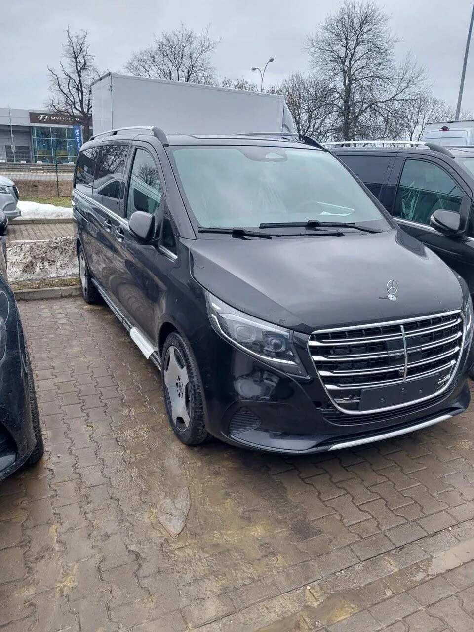 Mercedes V-Class (Extra Long)
