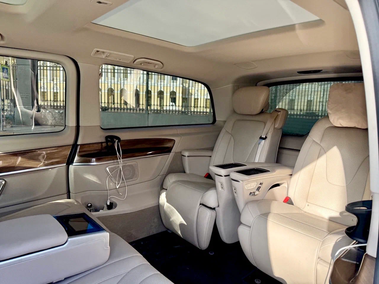Mercedes V-Class (Long) photo