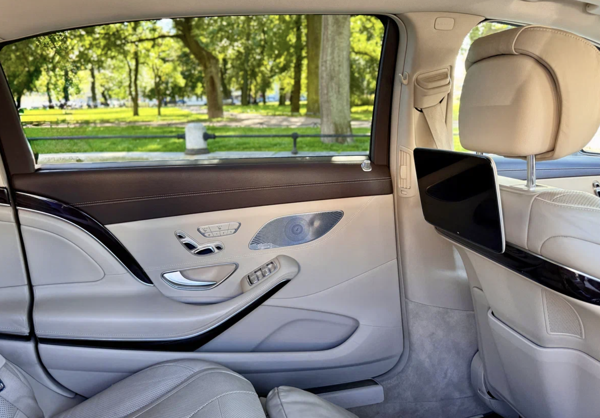 Mercedes-Maybach (W222) photo