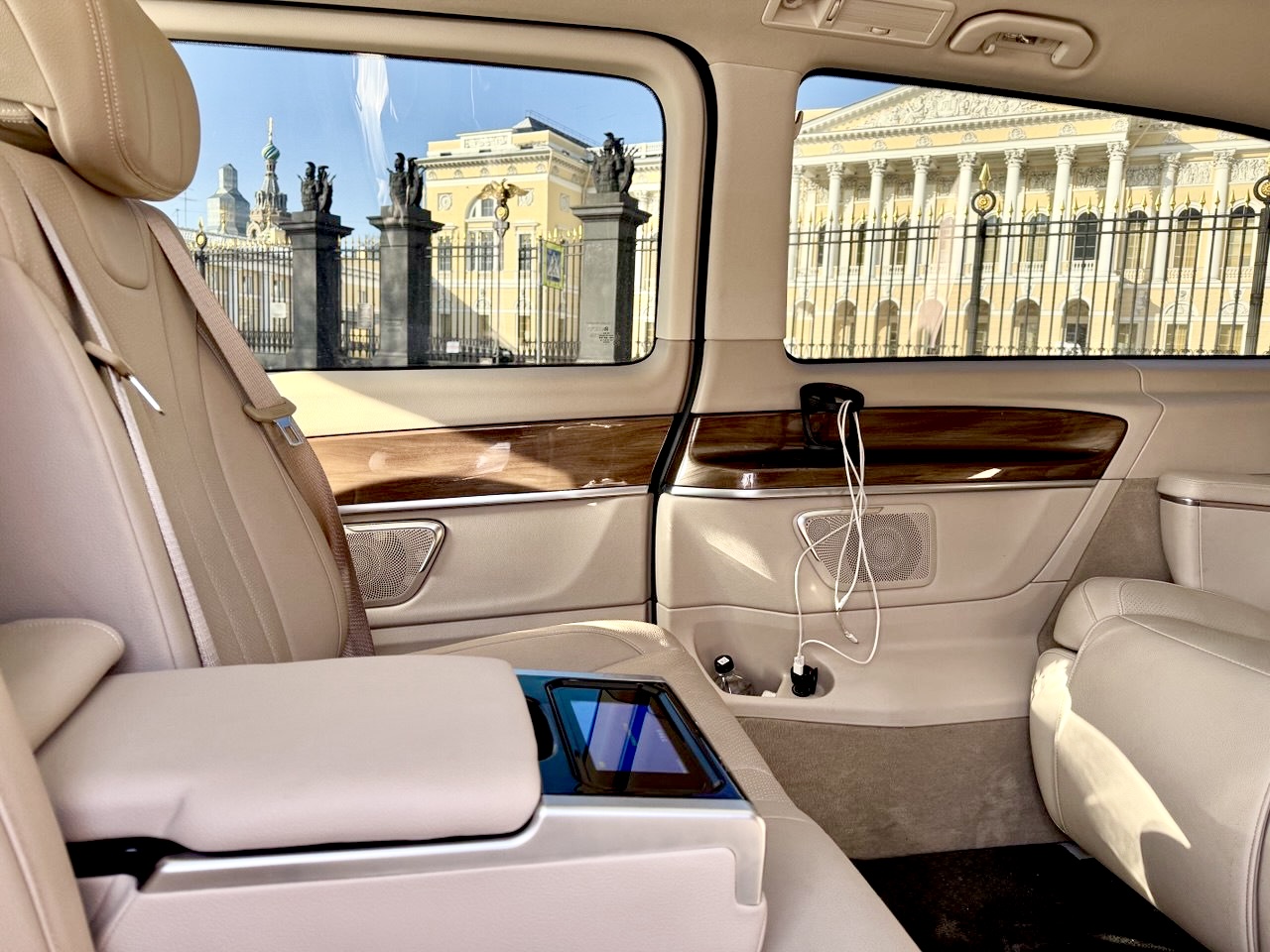 Mercedes V-Class (Long) photo