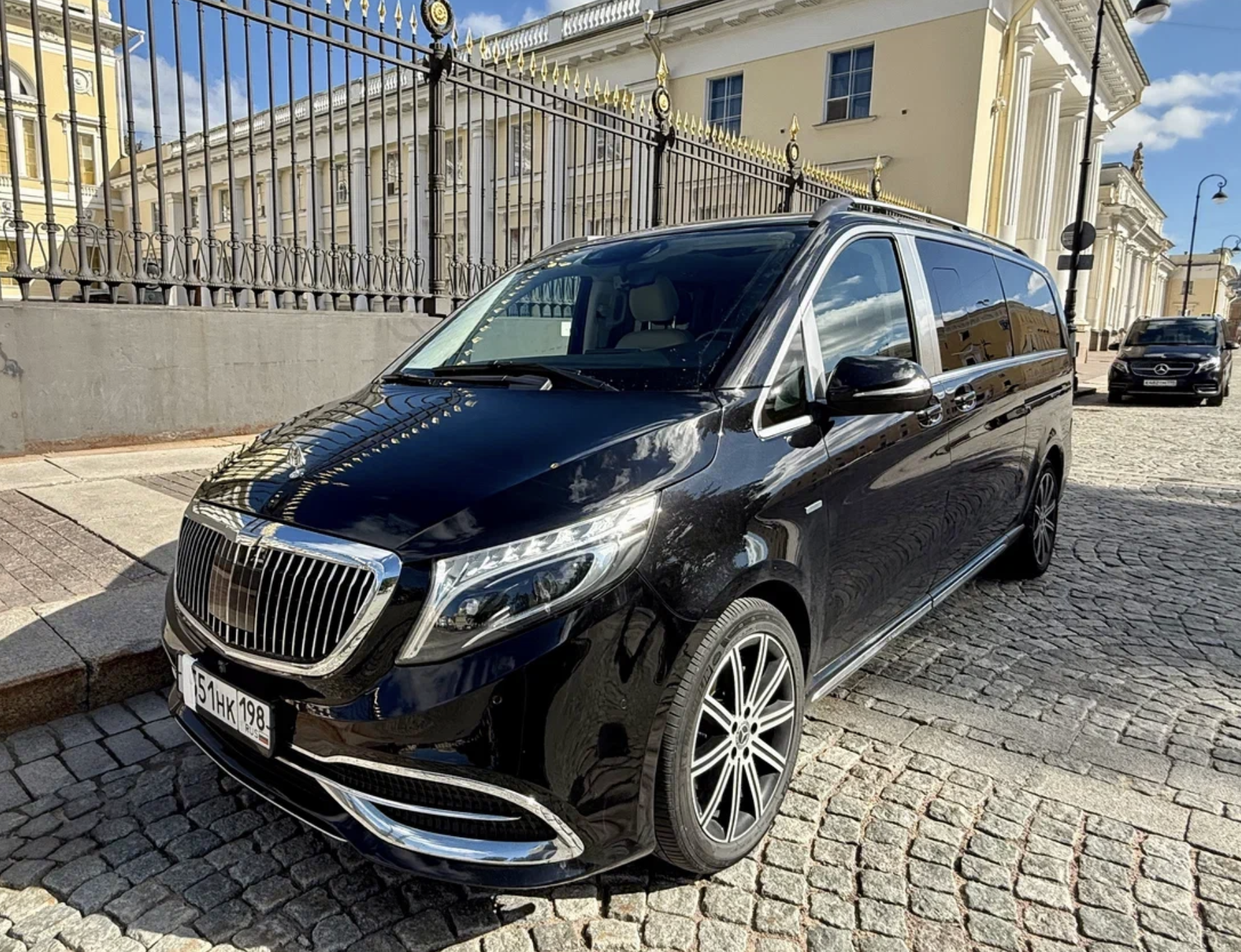 Mercedes V-Class (Extra Long)